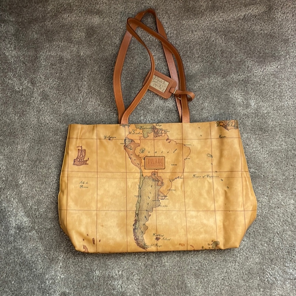 Alviero Martini 1A classe purse with protective bag